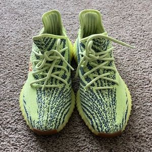 Yeezy 350 Boost V2 Semi Frozen Yellow.